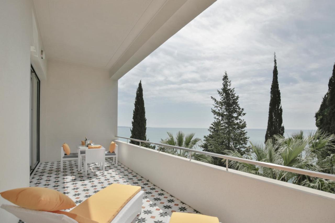 Garden Resort Gagra Exterior photo